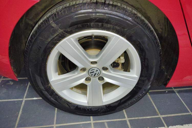 Used Volkswagen Lamando 2021 230TSI DSG Fashion Edition Right Rear Wheel Hub