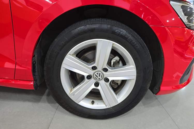 Used Volkswagen Lamando 2021 230TSI DSG Fashion Edition Right Rear Wheel Hub