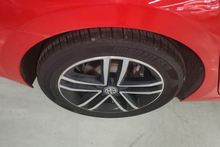 Used Volkswagen Lamando 2021 280TSI DSG Comfort Edition Right Rear Wheel Hub