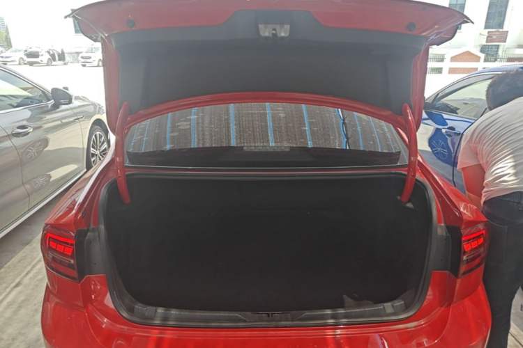 Used Volkswagen Lamando 2021 280TSI DSG Luxury Phantom Edition Trunk