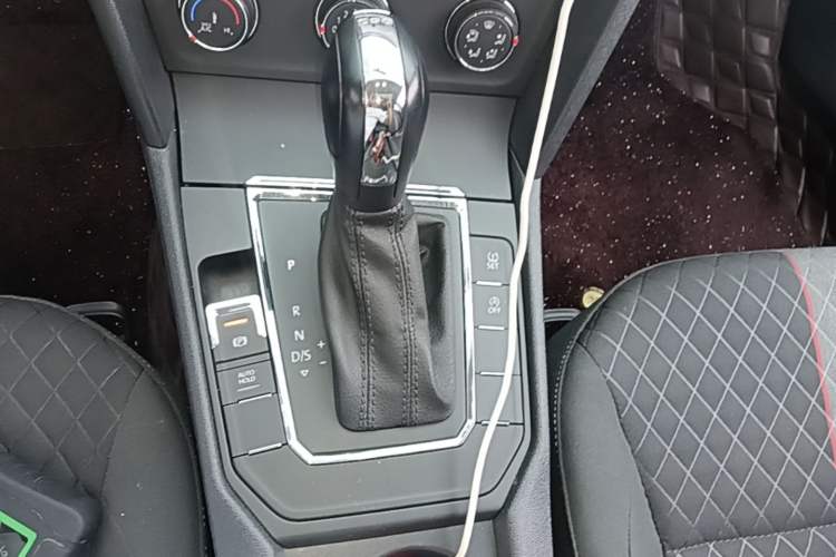 Used Volkswagen Lamando 2021 230TSI DSG Fashion Edition Gear Lever