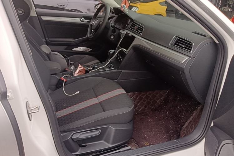 Used Volkswagen Lamando 2021 230TSI DSG Fashion Edition Right Front Seat