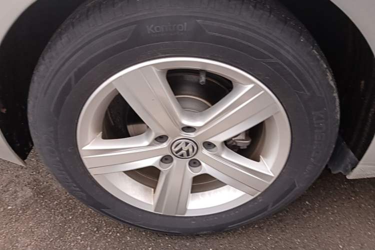 Used Volkswagen Lamando 2021 230TSI DSG Fashion Edition Right Rear Wheel Hub