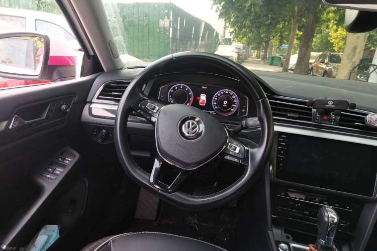 Used Volkswagen Lamando 2021 280TSI DSG Luxury Phantom Edition Steering Wheel