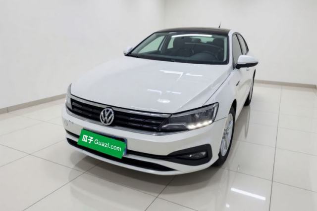 Ojetý Volkswagen Lamando 2021 230TSI DSG Fashion Edition