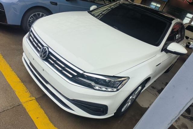 Volkswagen Lamando 2021 230TSI DSG Fashion Edition usata