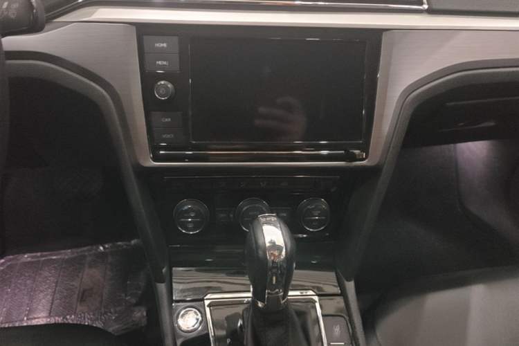 Used Volkswagen Lamando 2021 280TSI DSG Comfort Edition Audio And AC Panel