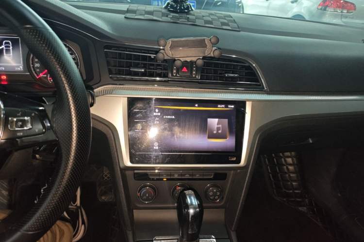 Used Volkswagen Lamando 2021 230TSI DSG Fashion Edition Audio And AC Panel