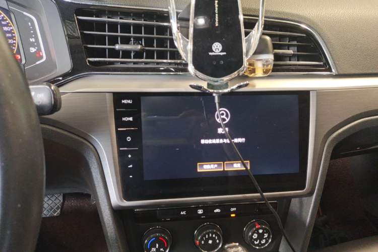 Used Volkswagen Lamando 2021 Facelift 280TSI DSG Comfort Edition (Manual Air Conditioning) Audio And AC Panel