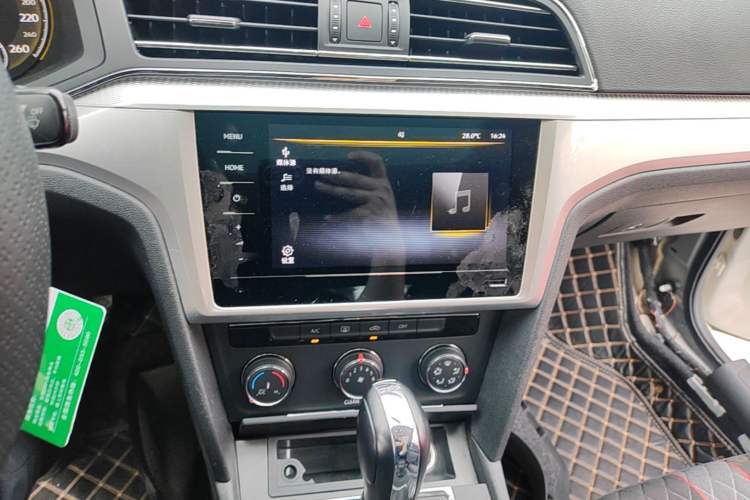 Used Volkswagen Lamando 2021 230TSI DSG Fashion Edition Audio And AC Panel