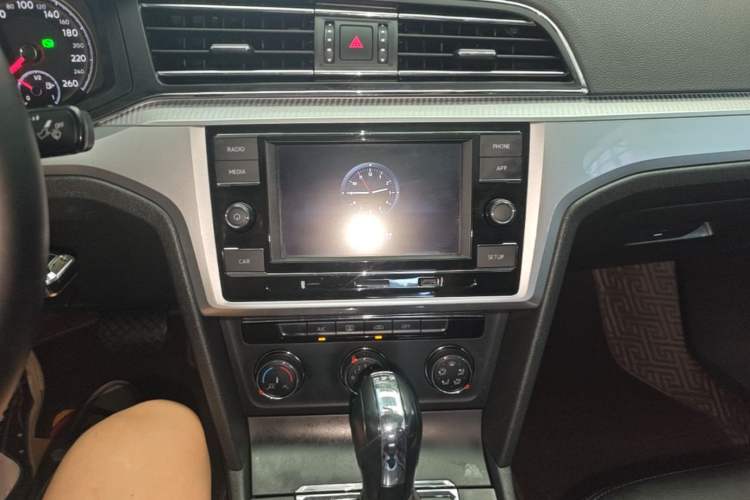 Used Volkswagen Lamando 2021 230TSI DSG Fashion Edition Audio And AC Panel