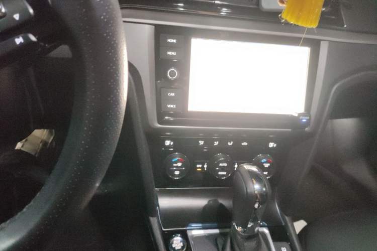 Used Volkswagen Lamando 2021 280TSI DSG Comfort Edition Audio And AC Panel
