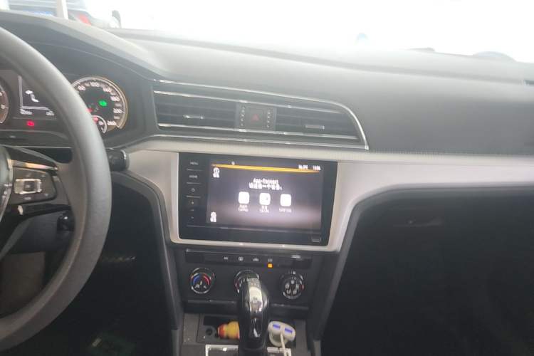 Used Volkswagen Lamando 2021 230TSI DSG Fashion Edition Audio And AC Panel