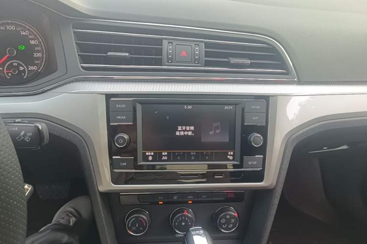Used Volkswagen Lamando 2021 230TSI DSG Fashion Edition Audio And AC Panel