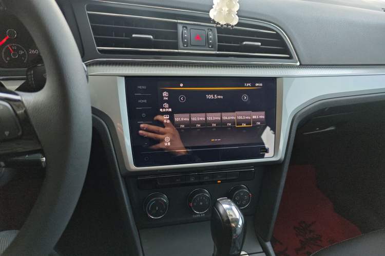 Used Volkswagen Lamando 2021 230TSI DSG Fashion Edition Audio And AC Panel