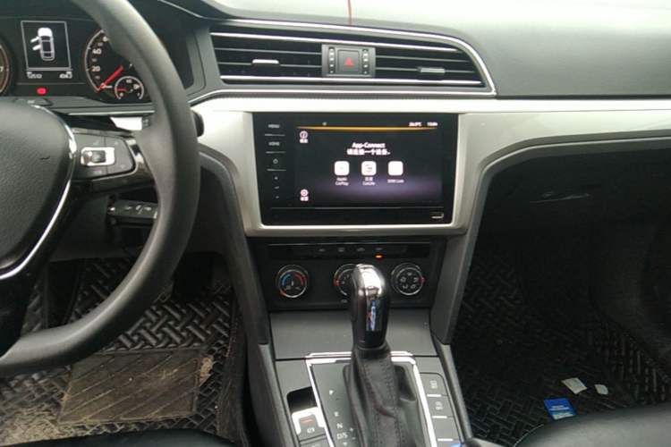 Used Volkswagen Lamando 2021 230TSI DSG Fashion Edition Audio And AC Panel