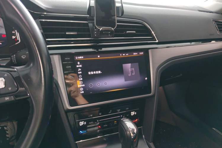 Used Volkswagen Lamando 2021 280TSI DSG Comfort Edition Audio And AC Panel