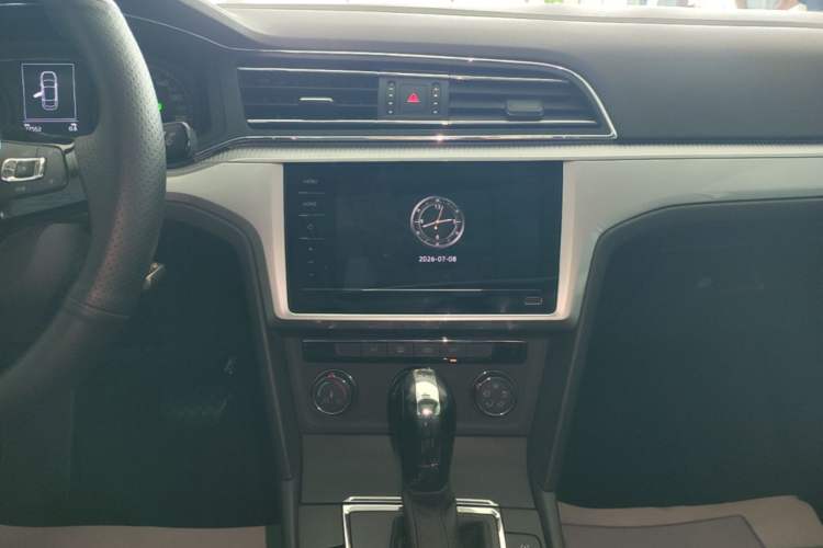 Used Volkswagen Lamando 2021 230TSI DSG Fashion Edition Audio And AC Panel