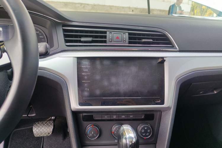 Used Volkswagen Lamando 2021 230TSI DSG Fashion Edition Audio And AC Panel