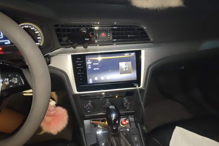 Used Volkswagen Lamando 2021 230TSI DSG Fashion Edition Audio And AC Panel