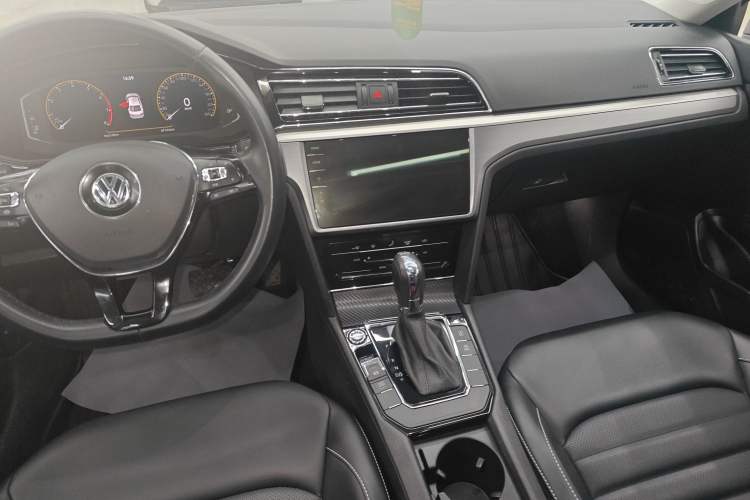 Used Volkswagen Lamando 2021 280TSI DSG Comfort Edition Audio And AC Panel