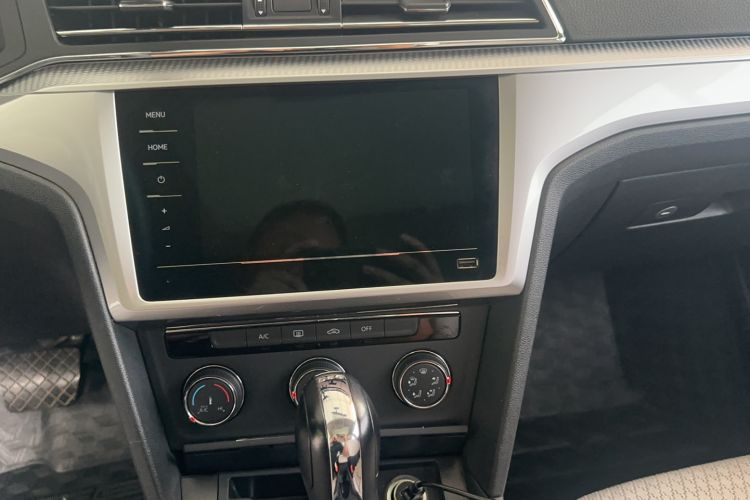 Used Volkswagen Lamando 2021 230TSI DSG Fashion Edition Audio And AC Panel