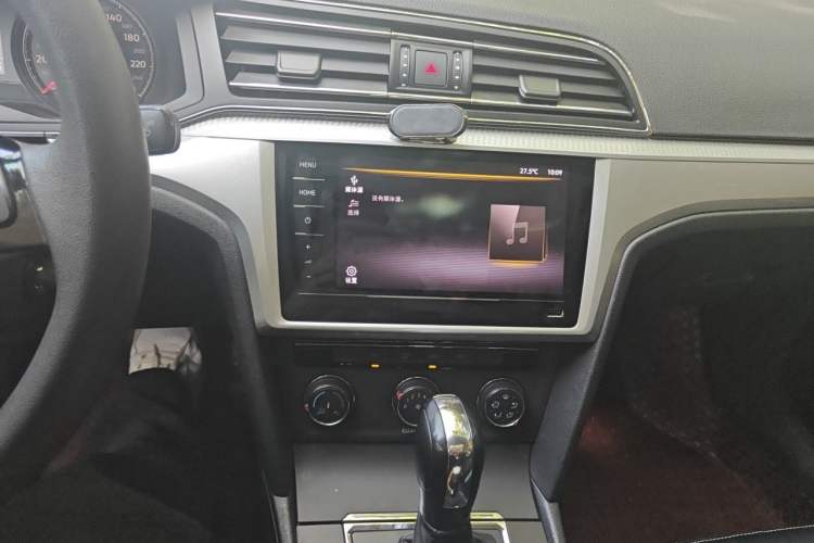 Used Volkswagen Lamando 2021 230TSI DSG Fashion Edition Audio And AC Panel