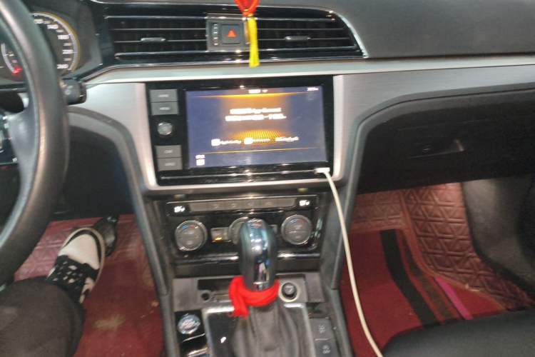 Used Volkswagen Lamando 2021 280TSI DSG Comfort Edition Audio And AC Panel