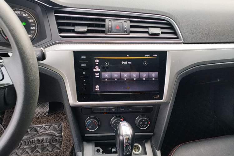 Used Volkswagen Lamando 2021 230TSI DSG Fashion Edition Audio And AC Panel
