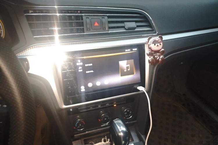 Used Volkswagen Lamando 2021 230TSI DSG Fashion Edition Audio And AC Panel