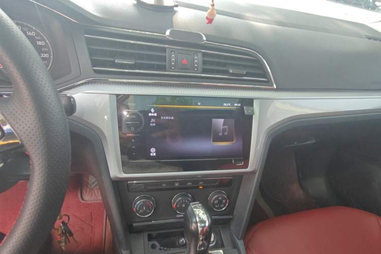Used Volkswagen Lamando 2021 230TSI DSG Fashion Edition Audio And AC Panel