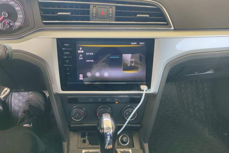 Used Volkswagen Lamando 2021 230TSI DSG Fashion Edition Audio And AC Panel
