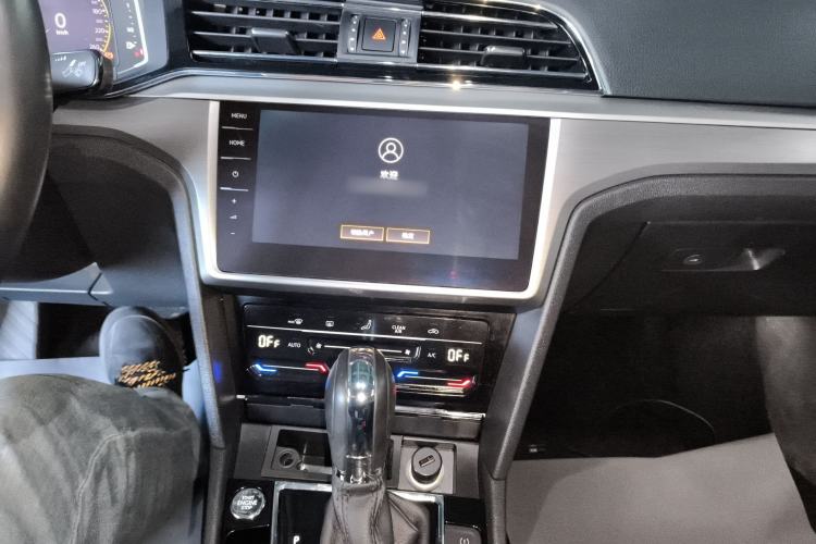 Used Volkswagen Lamando 2021 280TSI DSG Comfort Edition Audio And AC Panel