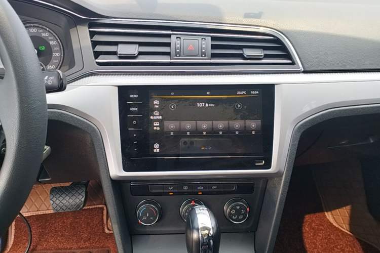 Used Volkswagen Lamando 2021 230TSI DSG Fashion Edition Audio And AC Panel
