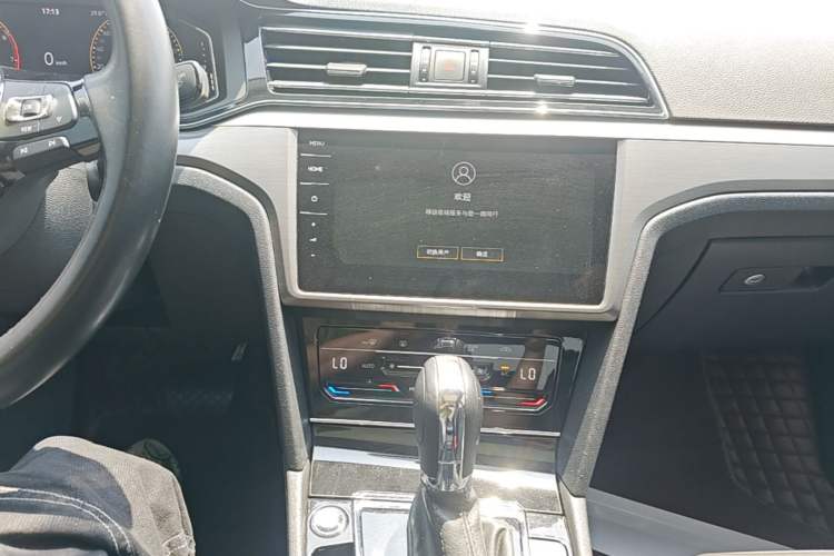 Used Volkswagen Lamando 2021 280TSI DSG Comfort Edition Audio And AC Panel