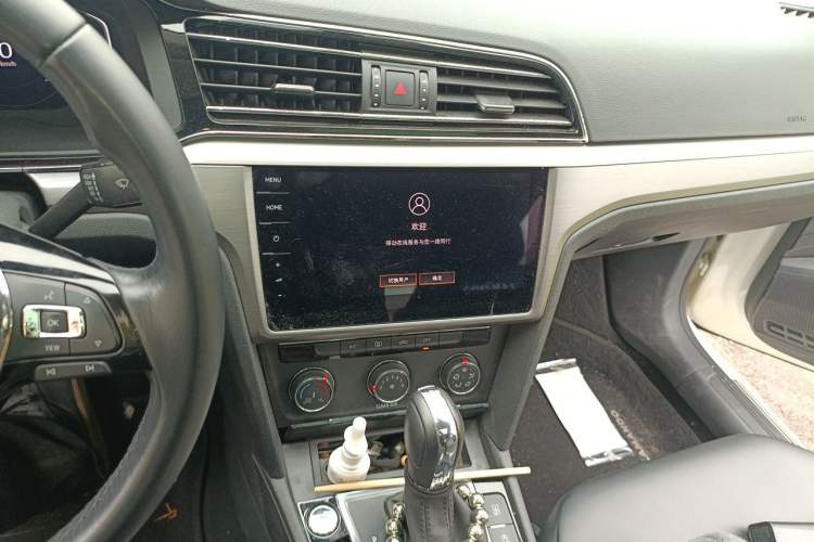 Used Volkswagen Lamando 2021 Facelift 280TSI DSG Comfort Edition (Manual Air Conditioning) Audio And AC Panel