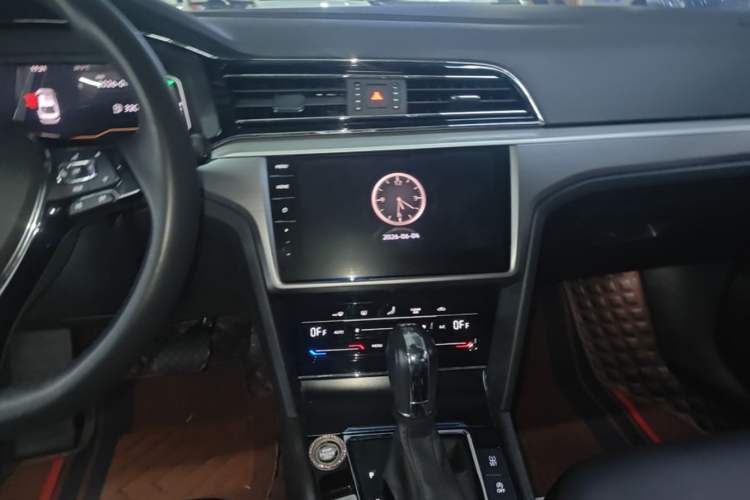 Used Volkswagen Lamando 2021 280TSI DSG Comfort Edition Audio And AC Panel