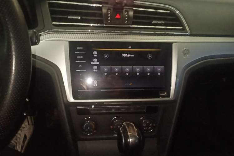 Used Volkswagen Lamando 2021 230TSI DSG Fashion Edition Audio And AC Panel