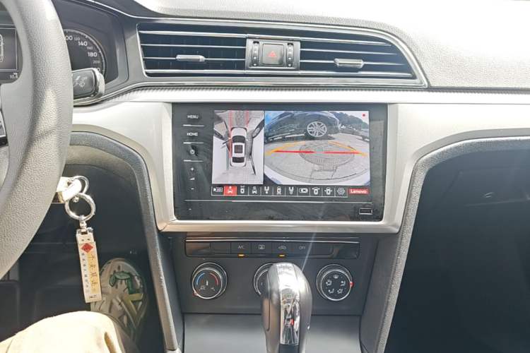 Used Volkswagen Lamando 2021 230TSI DSG Fashion Edition Audio And AC Panel