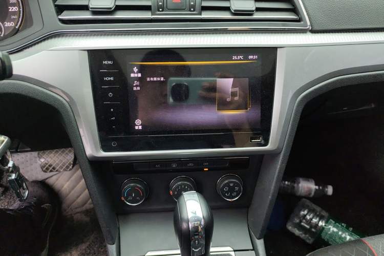 Used Volkswagen Lamando 2021 230TSI DSG Fashion Edition Audio And AC Panel