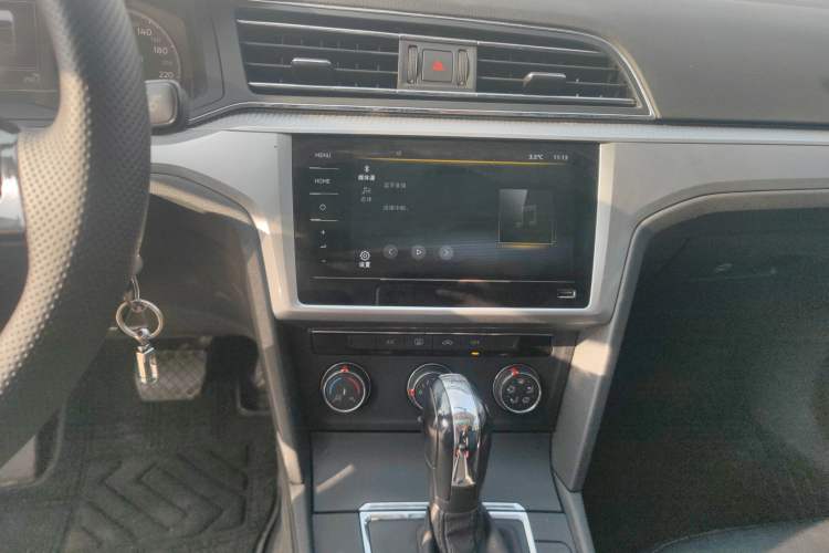 Used Volkswagen Lamando 2021 230TSI DSG Fashion Edition Audio And AC Panel