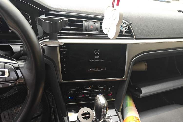Used Volkswagen Lamando 2021 280TSI DSG Comfort Edition Audio And AC Panel