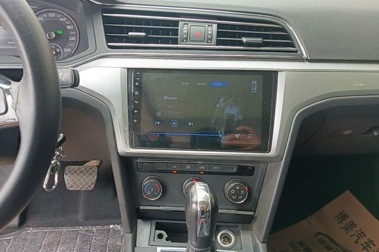 Used Volkswagen Lamando 2021 230TSI DSG Fashion Edition Audio And AC Panel