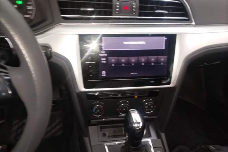 Used Volkswagen Lamando 2021 230TSI DSG Fashion Edition Audio And AC Panel