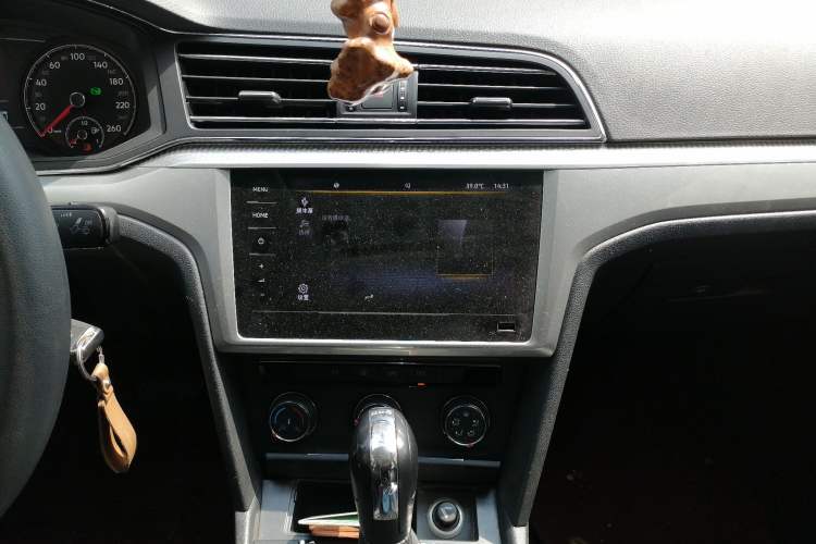 Used Volkswagen Lamando 2021 230TSI DSG Fashion Edition Audio And AC Panel