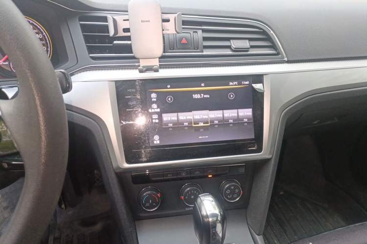 Used Volkswagen Lamando 2021 230TSI DSG Fashion Edition Audio And AC Panel