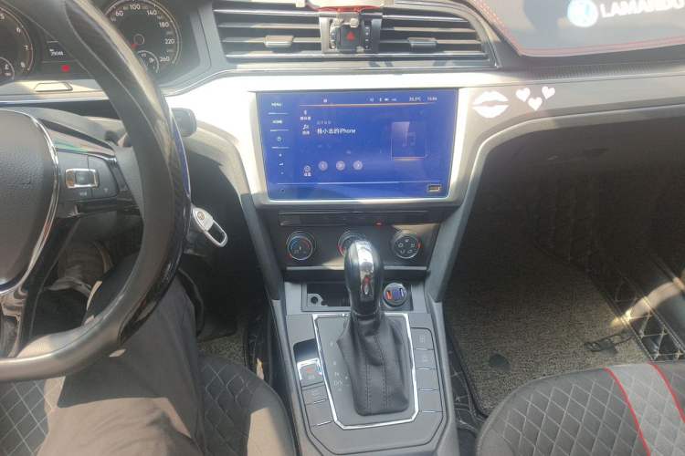 Used Volkswagen Lamando 2021 230TSI DSG Fashion Edition Audio And AC Panel