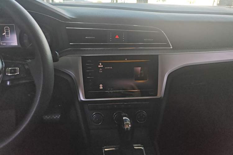 Used Volkswagen Lamando 2021 230TSI DSG Fashion Edition Audio And AC Panel
