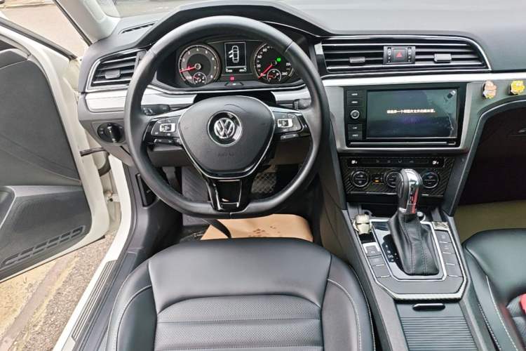 Used Volkswagen Lamando 2021 280TSI DSG Comfort Edition Audio And AC Panel