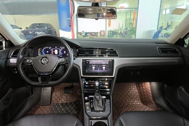 Used Volkswagen Lamando 2021 280TSI DSG Comfort Edition Center Console